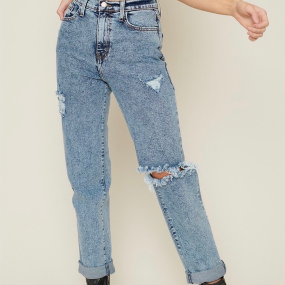 Mom jeans distressed